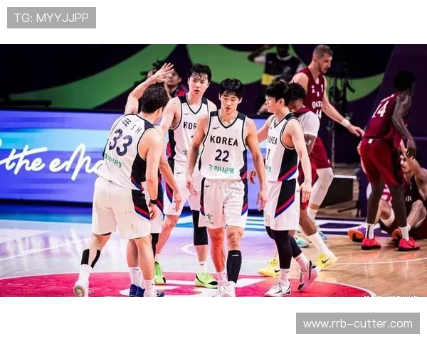 中国男篮战胜韩国晋级亚洲杯四强 揭幕战强势表现赢得观众热烈掌声