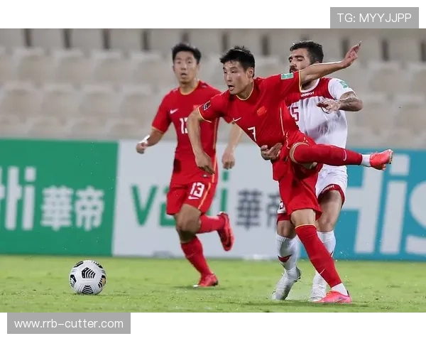 中国男足世预赛关键战告捷年轻球员集体爆发引发全国热议持续升温