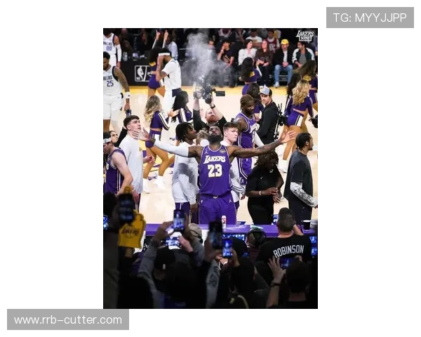 湖人迎来关键转折詹姆斯状态回暖联盟格局再起波澜季后赛前景引热议