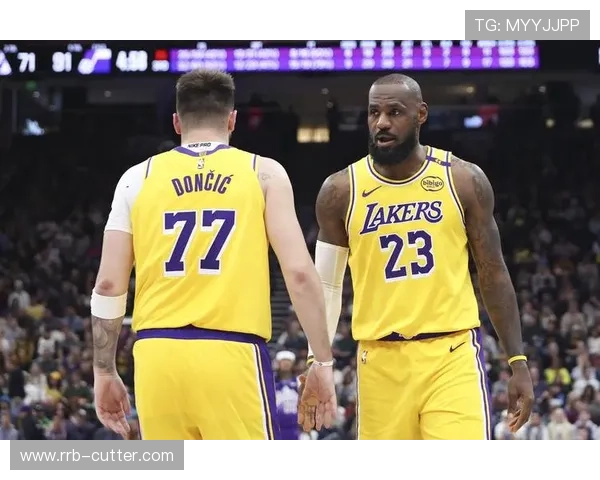 詹姆斯领衔湖人逆转取胜 西部格局再起波澜引联盟热议新赛季前景